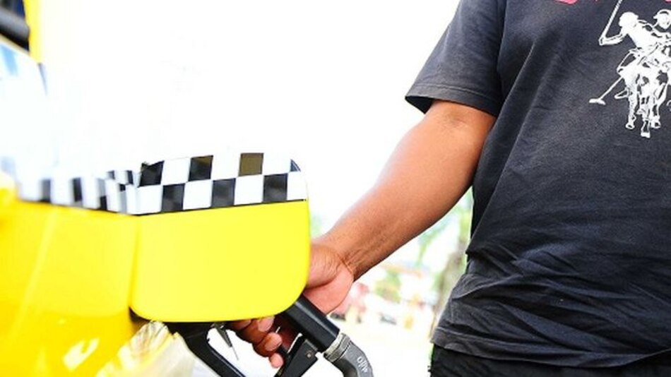 Desde este 19 de febrero baja el precio de las gasolinas