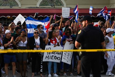En Cuba denuncian centenares de detenidos por las protestas contra el régimen castrista