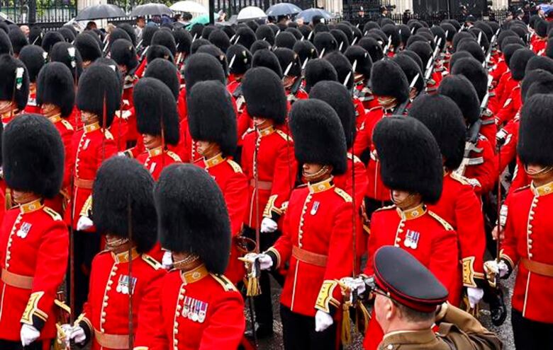 En imágenes - Carlos y Camila son coronados reyes