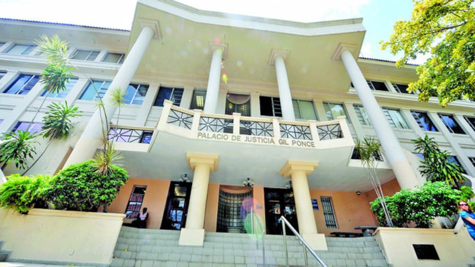 Magistrado Luis Ramón Fábrega deberá resolver 'habeas corpus' a favor de familiares de Martinelli y exfuncionarios