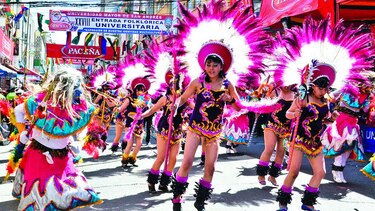 Día de danzas en La Paz