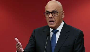 Régimen de Maduro acusa a escoltas de Guaidó de vender armas robadas