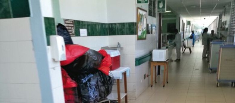 Atención de salud pública, inhumana e injusta