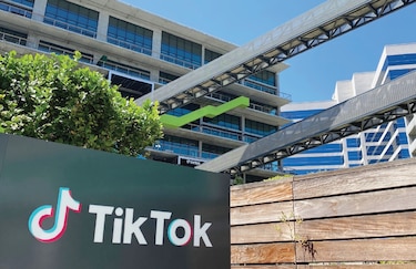 Holanda multa a TikTok con casi 900 mil dólares