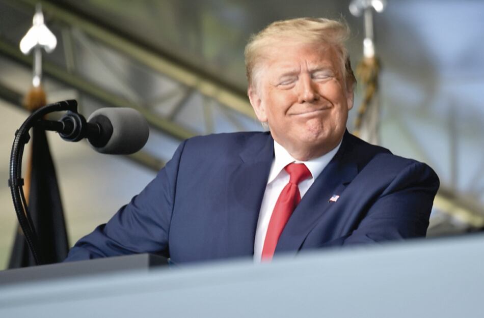 Donald Trump dice que volvería a postularse para la presidencia