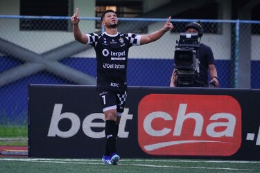 El ‘Toro’ no se cansa de anotar con el Tauro y sueña con la final