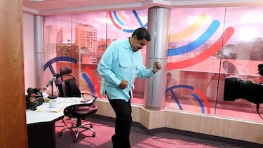 Maduro afronta descontento popular al ritmo de salsa
