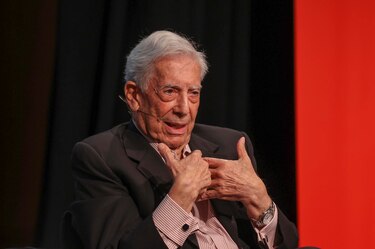 Cinco frases vigentes de Mario Vargas Llosa: ecos de una mirada crítica y literaria