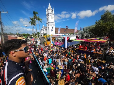 Carnaval 2025: En La Villa de Los Santos desfilan las reinas y arranca la fiesta