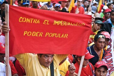 Del antiimperialismo a colaborar con Estados Unidos: cómo se ha ido transformando el chavismo con la meta de preservar el poder