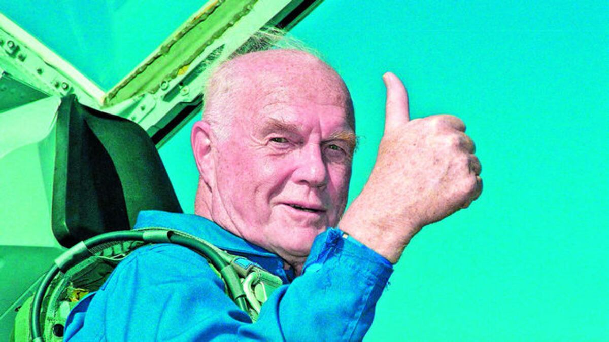 Glenn fue en 1962 el primer estadounidense en orbitar el planeta.