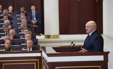 Lukashenko considera legal desvío de avión en Bielorrusia pero Europa y Estados Unidos exigen investigación