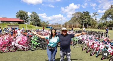 En plena veda electoral el diputado Raúl Pineda repartió mil 300 bicicletas en San Miguelito