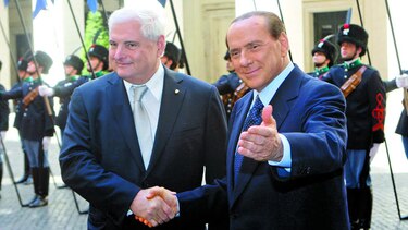 Toscana prevé retirar honores a Martinelli