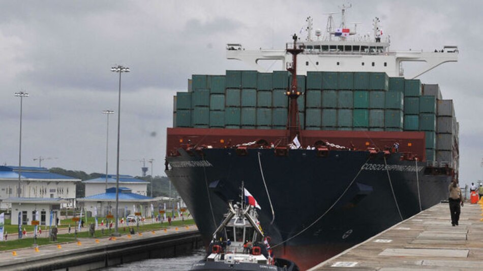 Retiran vehículo en esclusa de Gatún; se normaliza el tránsito marítimo