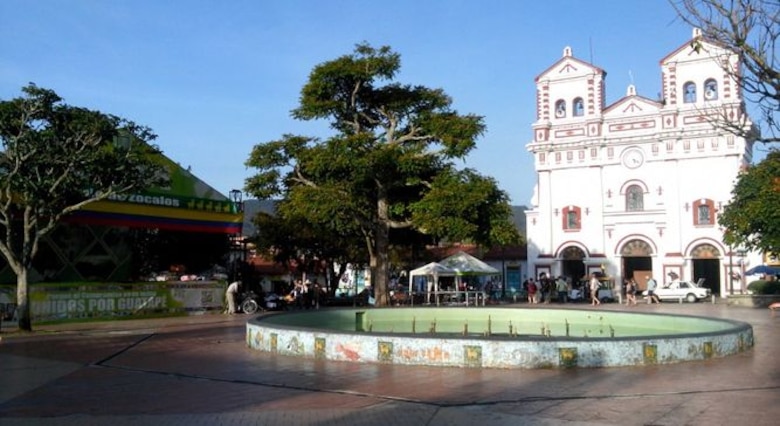 Paseo en la cima de la Piedra del Peñol, en Colombia