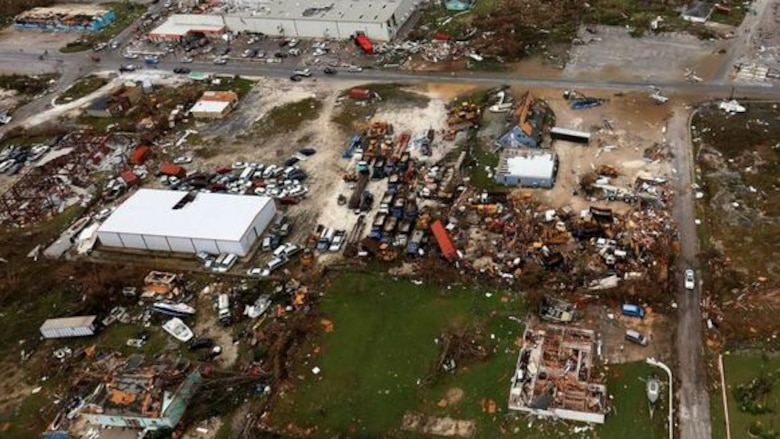 Redoblan esfuerzos de rescate en Bahamas tras devastador paso de Dorian
