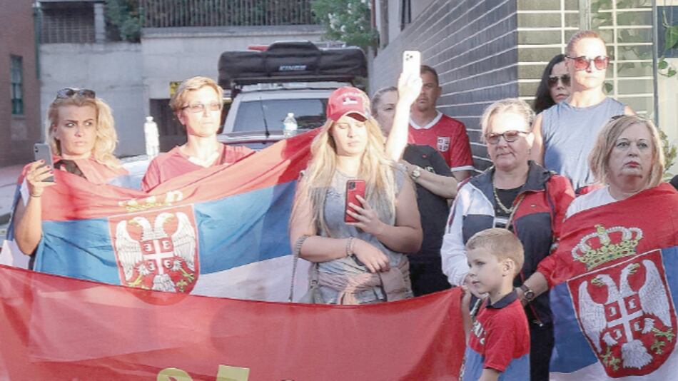 Serbios tildan de vergonzoso lo sucedido a Novak Djokovic