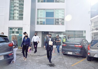 Fiscalía analiza imputar nuevos cargos por vacunación clandestina