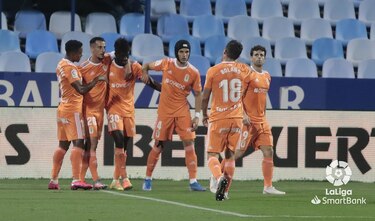Bárcenas se luce con gol y asistencia y el Oviedo logra una victoria clave en su lucha por no descender
