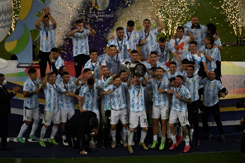 Messi gana su primer título con Argentina al vencer 1-0 a Brasil en final de la Copa América