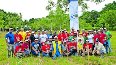 Jornada de siembra de plantones de Bac Lions