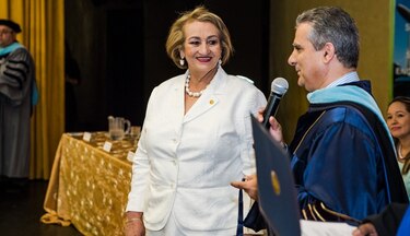 Convenio y medalla de la AIU para la rectora de la Unachi