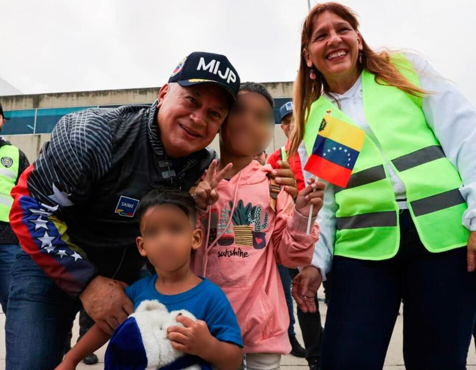 Una veintena de niños volvieron solos a Venezuela en un vuelo de repatriación desde México