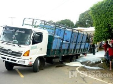 Solicitan reparar daño en carretera de Macaracas