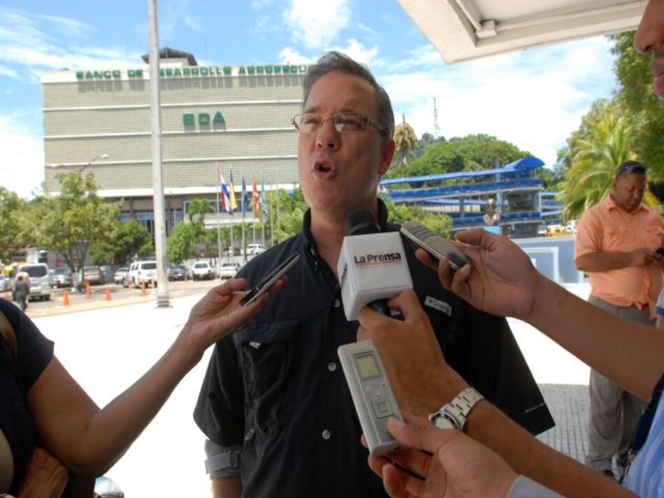 José Luis Fábrega: Soy el candidato de Martinelli, Varela y Navarro