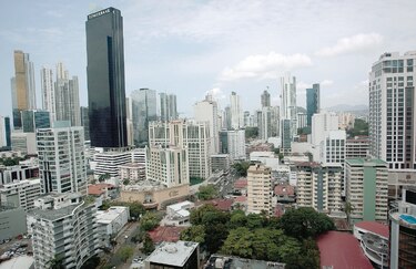 Fitch afirma nota a nueve bancos locales