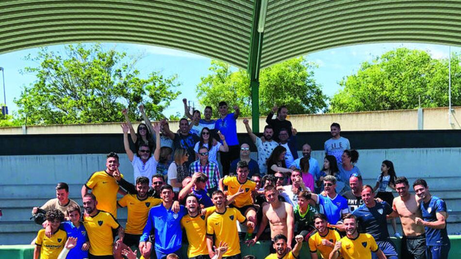 Dely celebra su primer título