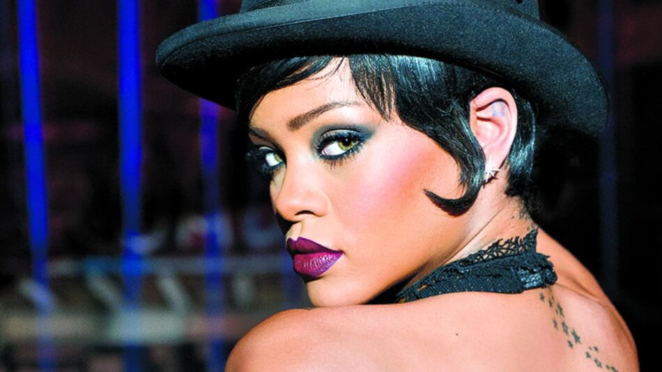 Rihanna se destaca con línea de belleza