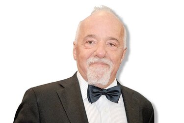 Escritor se ofrece a financiar festival