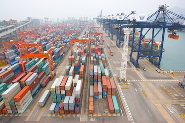 Cosco Shipping Ports esquiva el tema de los puertos de CK Hutchison en Panamá, pero admite retos por tensiones comerciales globales