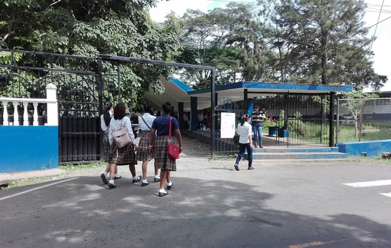 Meduca mantiene clases presenciales en el IPT Capira, pese a denuncias de padres por la salud de los estudiantes