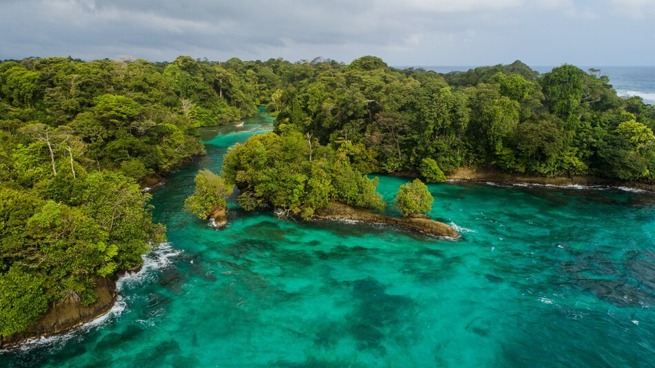 Reabren áreas protegidas marinas y terrestres tras mejora en las condiciones climáticas