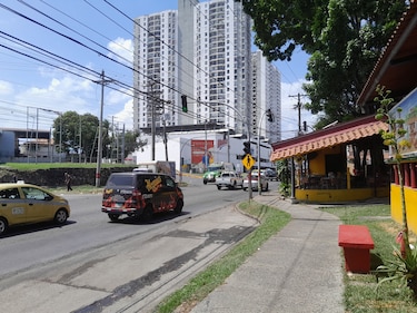 Ampliación de la Vía España: más de 600 locales comerciales enfrentan desalojo