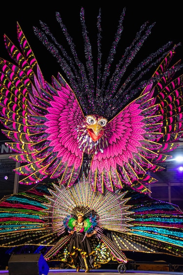 Un gran desfile de fantasía cierra el famoso carnaval de Trinidad y Tobago