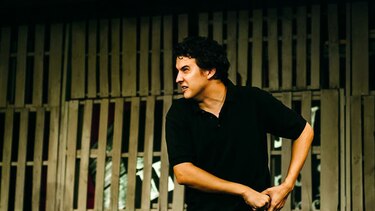 Una pieza teatral sin restricciones