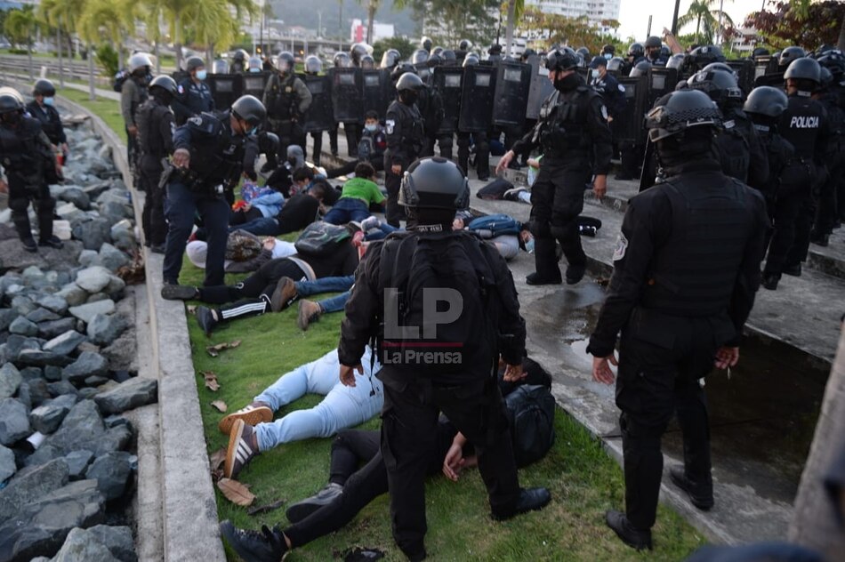 Detienen a 27 personas por protestas contra la corrupción y restricciones en bono