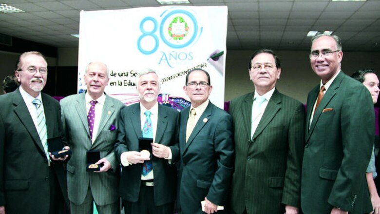 Profesores destacados en la Facultad de Psicología