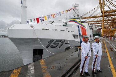 Zarpa hacia la Antártida el buque científico más grande construido en Colombia