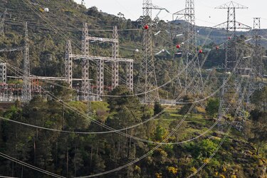 España recupera más del 80 % de la demanda de electricidad tras el apagón