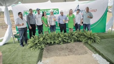 Colocación de la primera piedra para planta de Agrosilos, S.A.