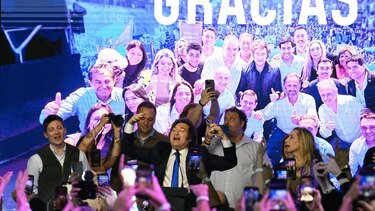 El partido de Javier Milei obtiene un fuerte respaldo en las elecciones de medio término: ‘Hoy comienza la construcción de la Argentina grande’