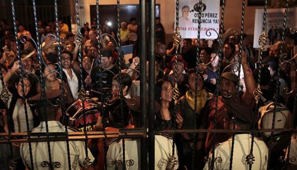 Guatemala: Presidente descarta dimitir tras crisis política