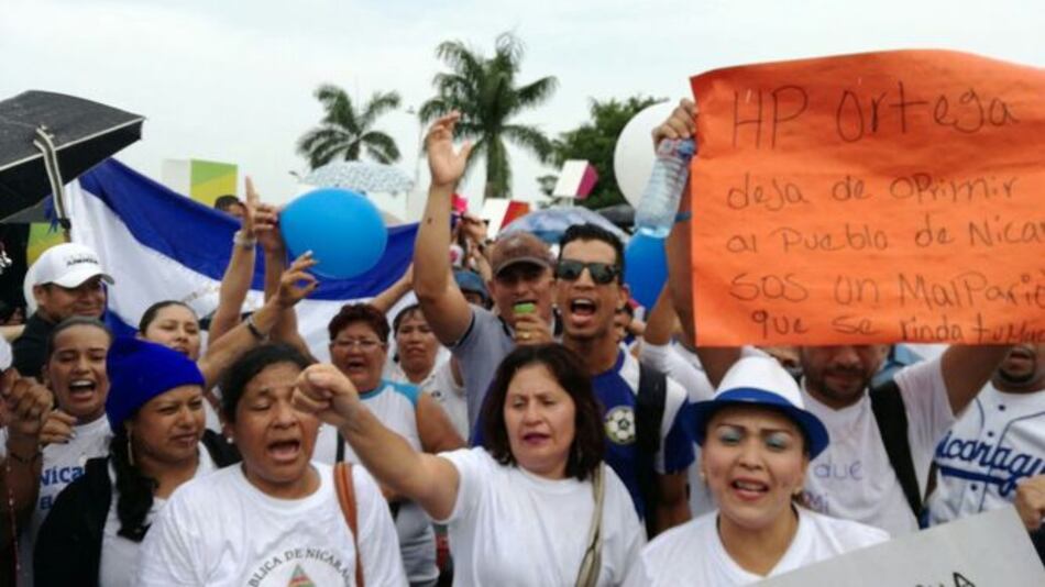 Nicaragüenses en Panamá: 'Ortega, deja de oprimir al pueblo'