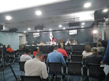 Comisión de Gobierno aprueba el retiro del proyecto que derogaba la ley de transparencia