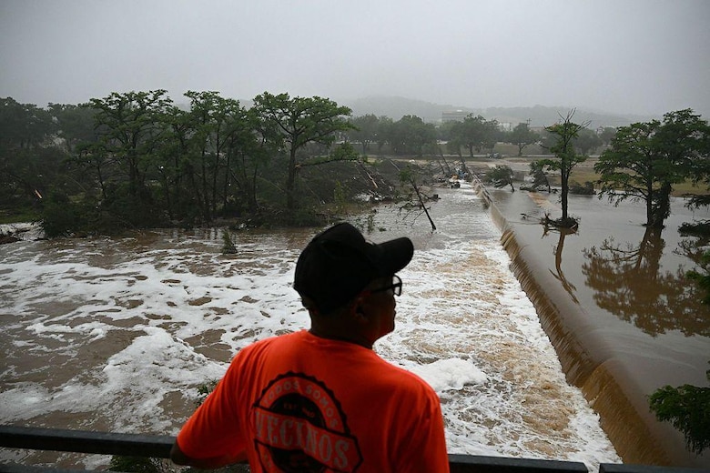 Por qué fueron tan letales y otras 3 preguntas sobre las inundaciones en Texas que dejaron más de 90 muertos y decenas de desaparecidos